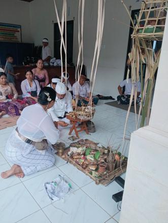 MECARU MENYAMBUT NYEPI